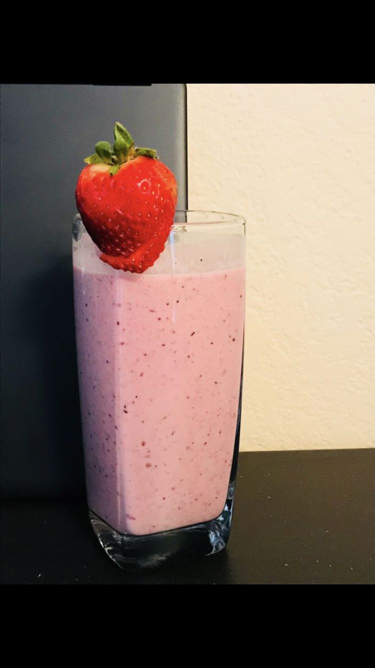 Mixed Berries oatmeal smoothie with Chia seeds